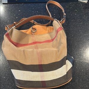 Authentic used Burberry hobo bag and wallet